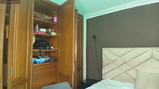 Raquel jones online show from September 11, 2025, 12:05 pm