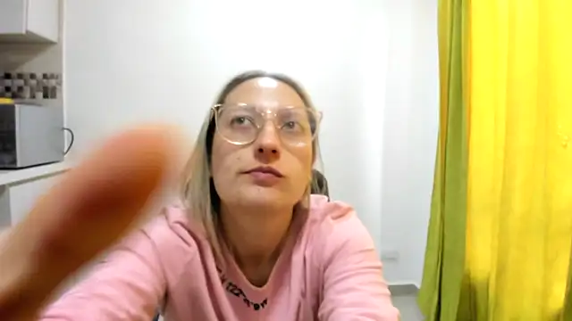 Adele johnsonn1 online show from December 17, 2024, 6:31 pm