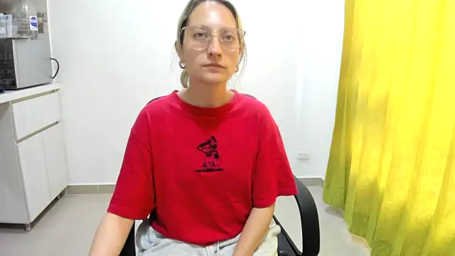 Adele johnsonn1 online show from December 29, 2024, 4:40 pm