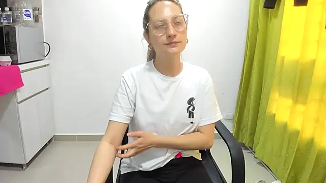 Adele johnsonn1 online show from January 17, 2025, 3:00 pm