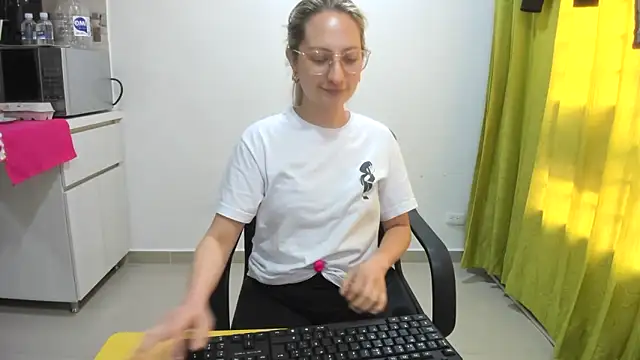 Adele johnsonn1 online show from January 17, 2025, 6:02 pm