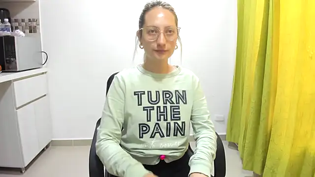 Adele johnsonn1 online show from February 5, 2025, 12:06 pm