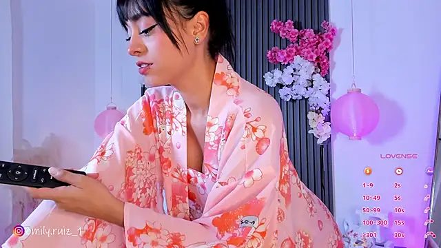 emilyruiz1 online show from March 22, 2025, 6:58 pm