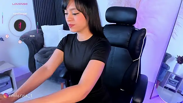 emilyruiz1 online show from January 6, 2026, 4:11 pm