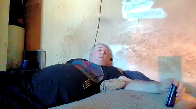 Nightshade7712 online show from February 26, 2025, 8:33 pm