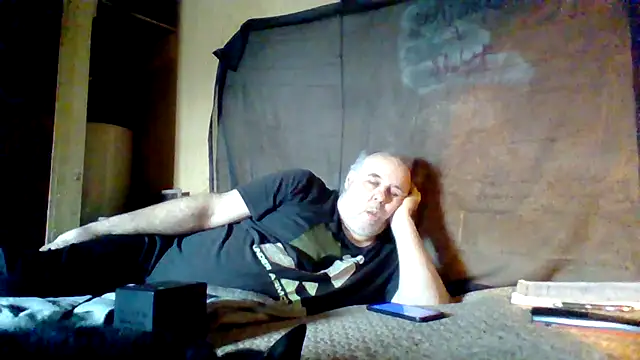 Nightshade7712 online show from October 11, 2025, 6:06 pm