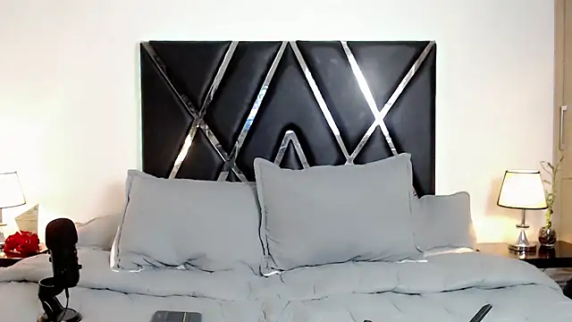 AnikaDragun online show from March 9, 2025, 5:00 am