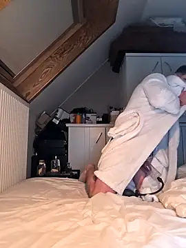 Vekie 007 online show from November 16, 2025, 9:20 pm