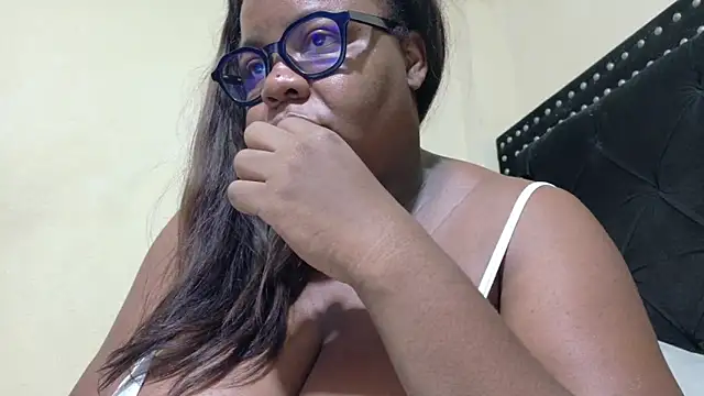 TatianaSantodomingo online show from April 18, 2026, 11:03 am