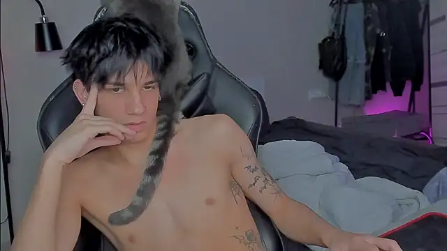 MarkBrowniii online show from January 24, 2025, 11:04 am