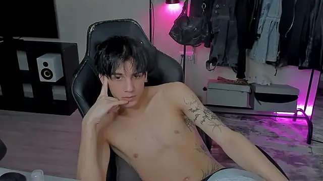 MarkBrowniii online show from February 17, 2025, 9:08 pm