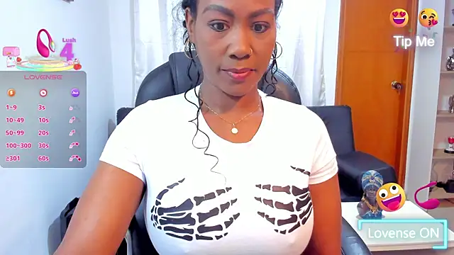 Snapshot of Alison_Lemos chatting on July 3, 2026, 10:43 am Alison Lemos online show from July 3, 2026, 10:43 am