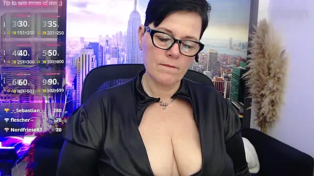 ninarandmann online show from January 3, 2025, 8:22 pm