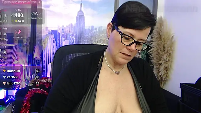 ninarandmann online show from February 3, 2025, 8:57 pm