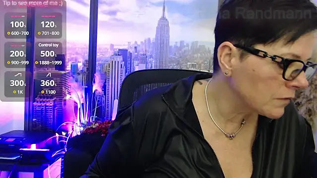 ninarandmann online show from February 19, 2025, 6:54 pm