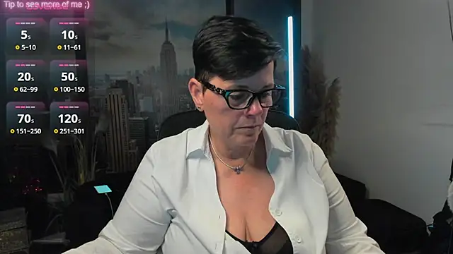 ninarandmann online show from September 15, 2025, 4:29 pm