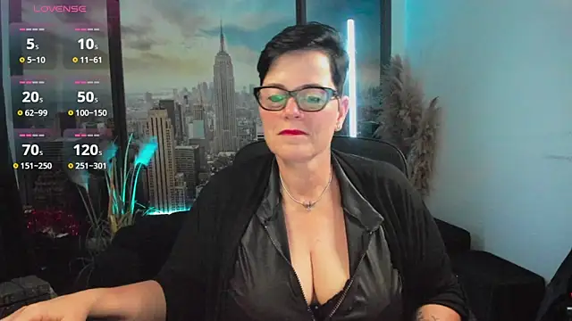 ninarandmann online show from October 7, 2025, 4:59 pm