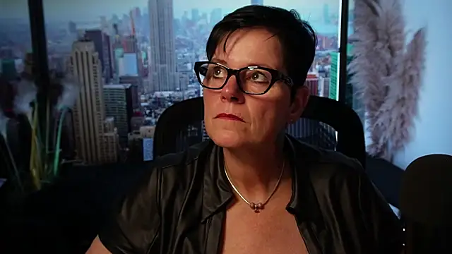 ninarandmann online show from November 6, 2025, 4:52 pm