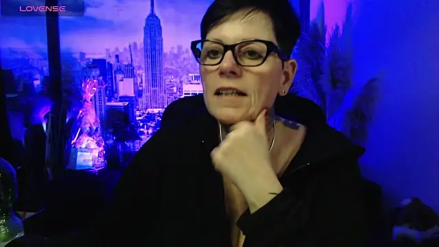 ninarandmann online show from March 25, 2026, 7:42 pm