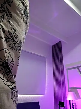 Natasha milf   online show from October 7, 2025, 12:46 pm