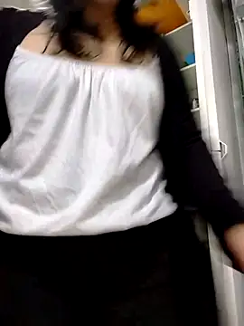 Natasha milf   online show from April 18, 2026, 12:42 pm