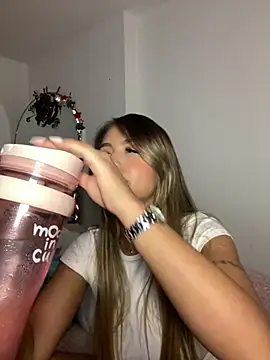  laura 02 online show from December 12, 2024, 12:38 am