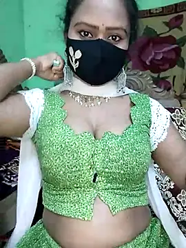 Idhika Paul online show from March 10, 2025, 6:45 pm