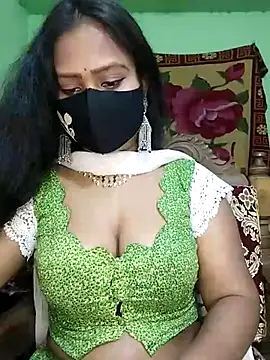 Idhika Paul online show from March 10, 2025, 9:51 pm