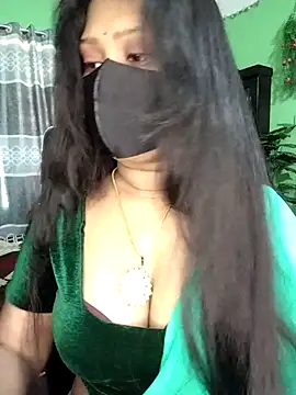 Idhika Paul online show from September 23, 2025, 2:03 am