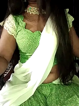 Idhika Paul online show from October 5, 2025, 8:34 am