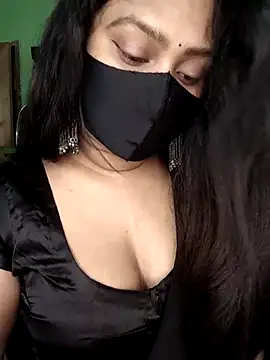 Idhika Paul online show from April 3, 2026, 3:26 am