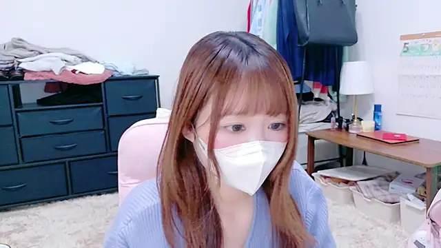 Snapshot of Yui-Ch chatting on May 10, 2026, 12:21 pm Yui-Ch online show from May 10, 2026, 12:21 pm