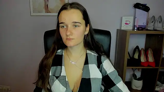 KateDelight online show from October 4, 2025, 6:44 am