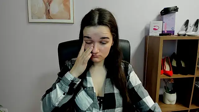 KateDelight online show from March 1, 2026, 7:43 am