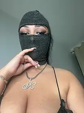 Snapshot of kamila_french chatting on March 20, 2025, 10:51 pm kamila french online show from March 20, 2025, 10:51 pm