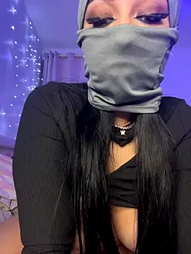 Snapshot of kamila_french chatting on November 12, 2025, 12:11 am kamila french online show from November 12, 2025, 12:11 am