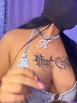 Snapshot of kamila_french chatting on November 18, 2025, 8:46 pm kamila french online show from November 18, 2025, 8:46 pm