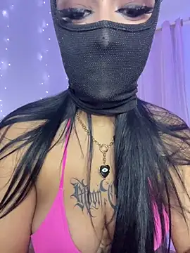 Snapshot of kamila_french chatting on November 30, 2025, 10:47 pm kamila french online show from November 30, 2025, 10:47 pm