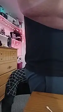 Armyexhibitionistvet online show from April 18, 2026, 1:09 am