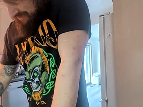 Armyexhibitionistvet online show from April 21, 2026, 1:42 am