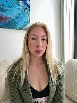 LuisaBecker online show from April 24, 2026, 9:12 am