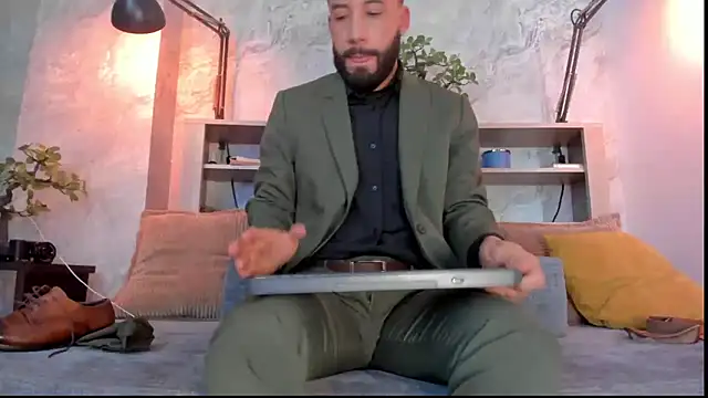 bruno woods online show from December 15, 2025, 4:22 pm