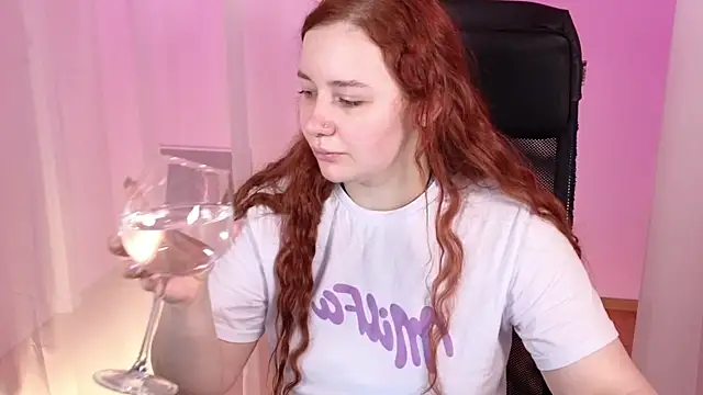 carolina elf online show from January 19, 2025, 8:07 am