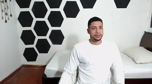 Jhors  Collens online show from February 4, 2025, 4:48 am