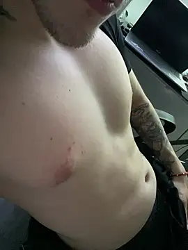 Snapshot of buoh23 chatting on April 6, 2026, 4:21 am buoh23 online show from April 6, 2026, 4:21 am