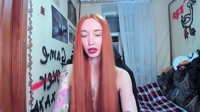 Roxy Silver online show from March 8, 2025, 10:13 pm