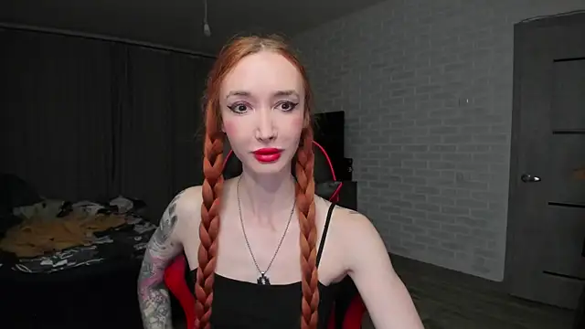 Roxy Silver online show from October 26, 2025, 7:09 pm