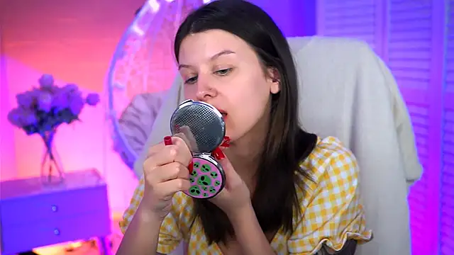 NicoleMun online show from March 13, 2025, 12:46 pm