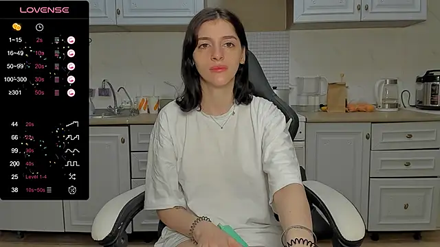 broosnica1 online show from December 30, 2024, 4:53 am