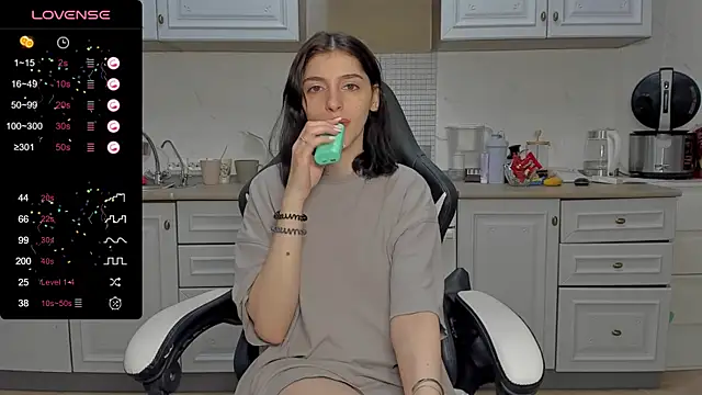 broosnica1 online show from January 14, 2025, 11:31 am